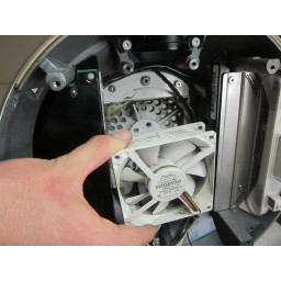 EMC 1936 iMac G4 17 800 МГц Замена вентилятора