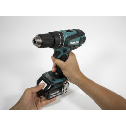 Замена батареи Makita XPH01